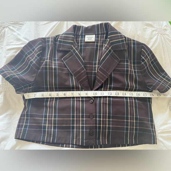 Sunday Best Tuesday Button-up. - Picture 6 of 6